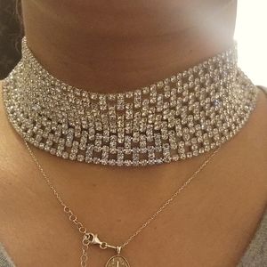 Diamond looking choker